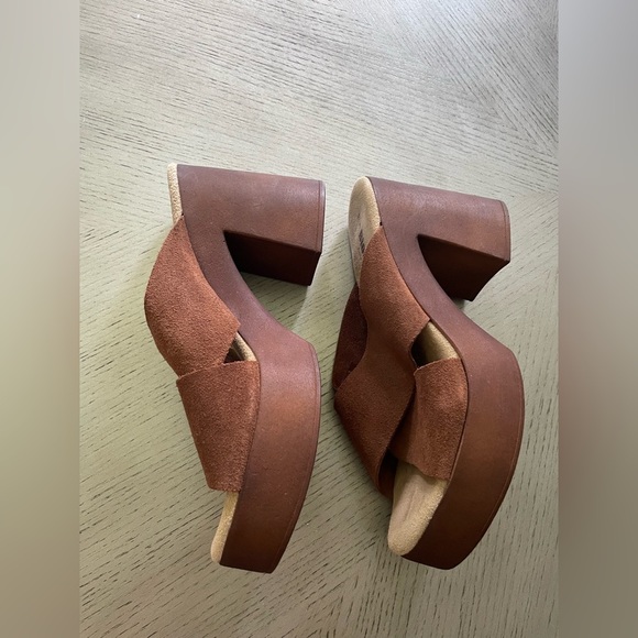 Brown Suede Mules with Crisscross Design - Picture 7 of 9